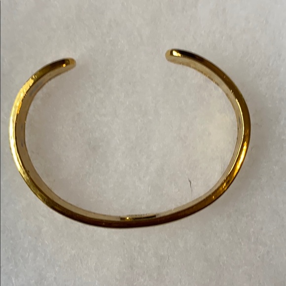 FREE Inspiration goldtone bracelet - Picture 4 of 6